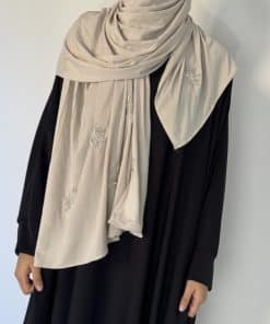 🌹 Hijab en Jersey Premium de Luxe – Élégance Perlée Crème